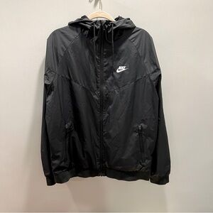 NIKE Men’s Black Windrunner Jacket